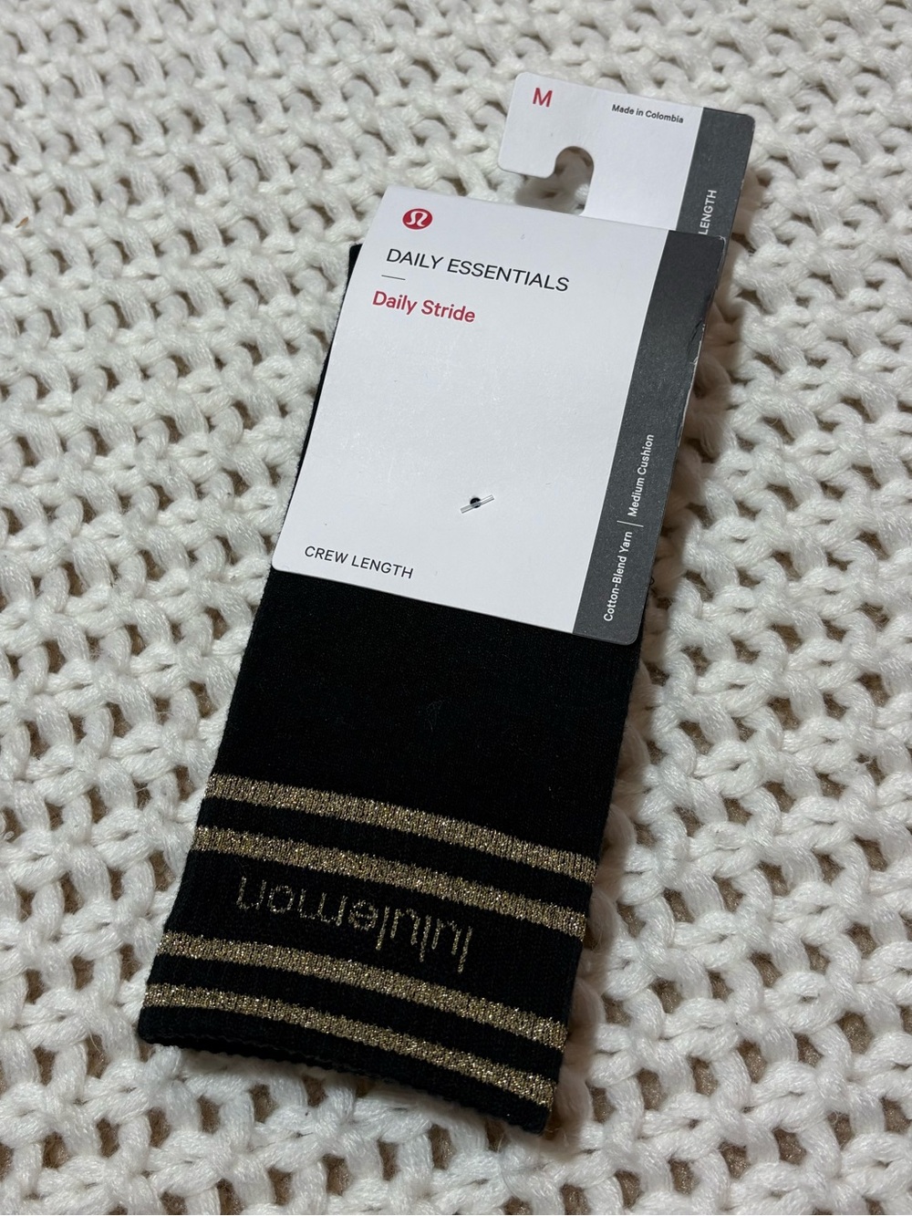 NWT lululemon daily stride crew sock in black/gold size medium